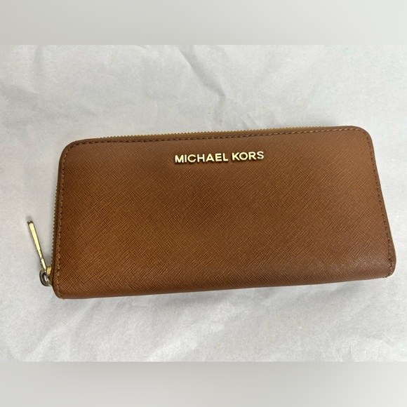 Michael Kors Tan Leather Wallet - Picture 1 of 16